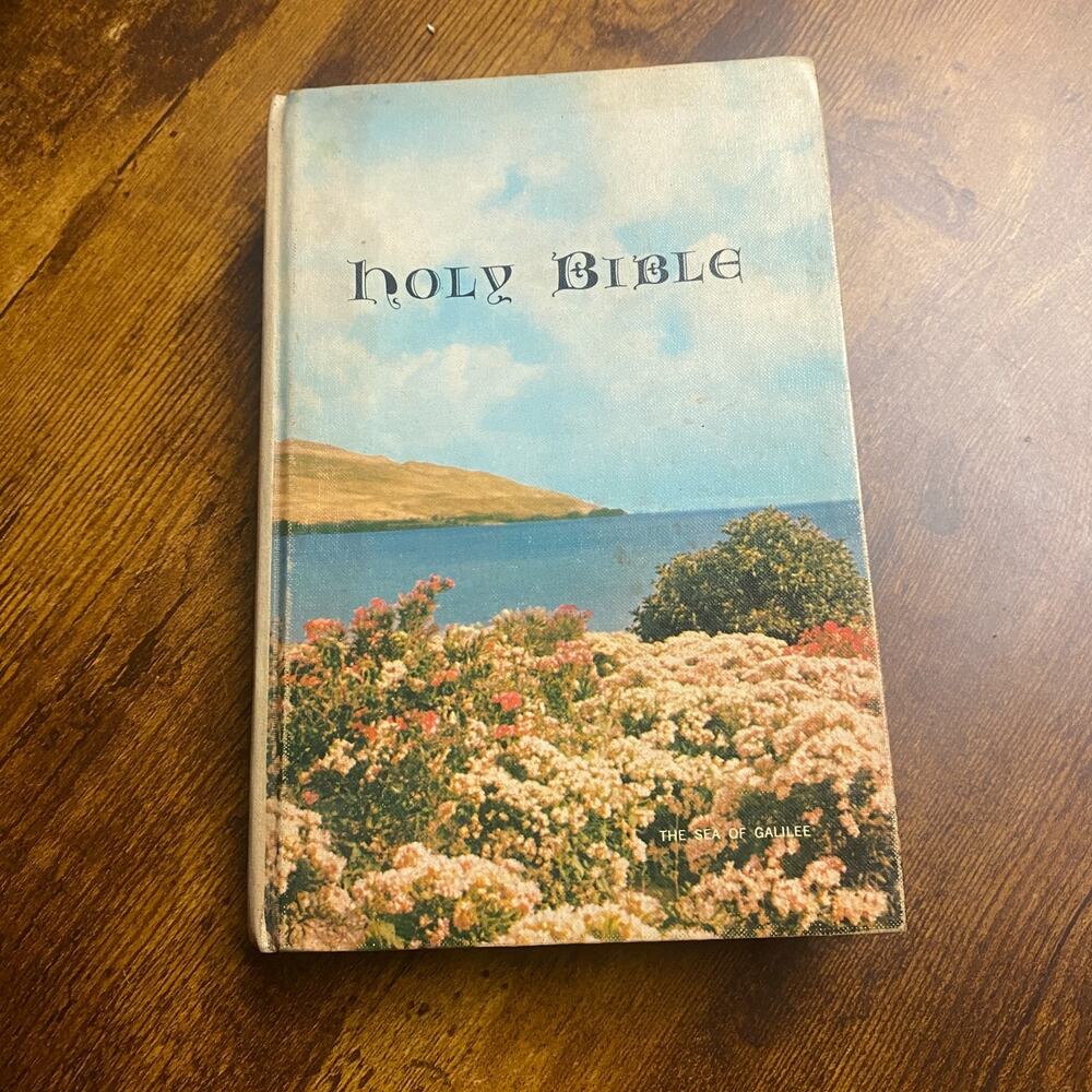 Holy Bible Authorized King James Version Printed In Great Britain Desert Book Co